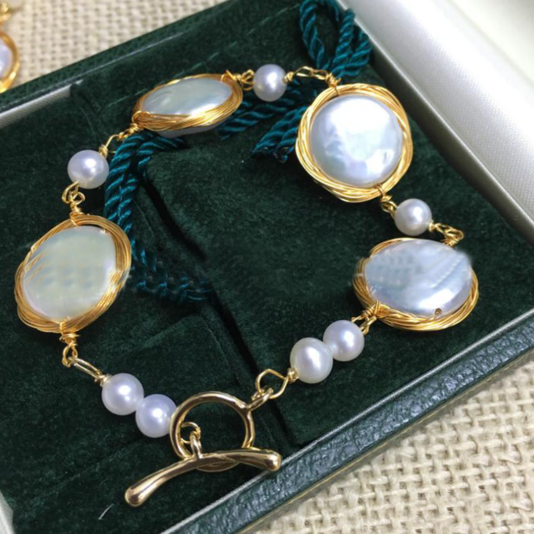 Button Pearl Bracelet - Kaldas Online Shopping