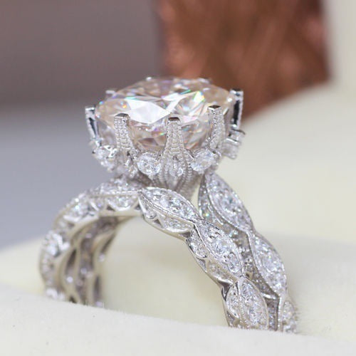 Royal zircon ring - Kaldas Online Shopping