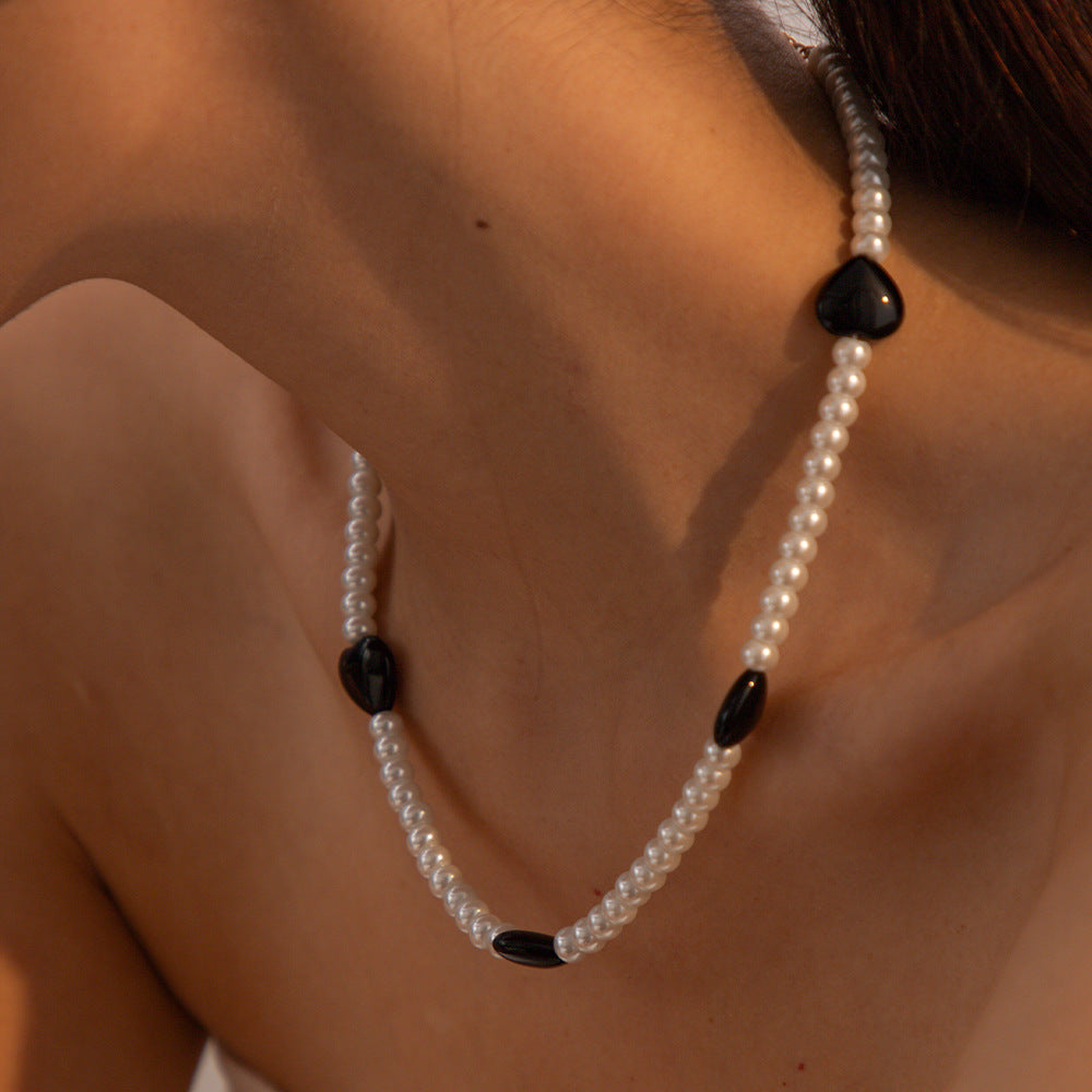 Black Heart-shaped Glass Pearl Necklace