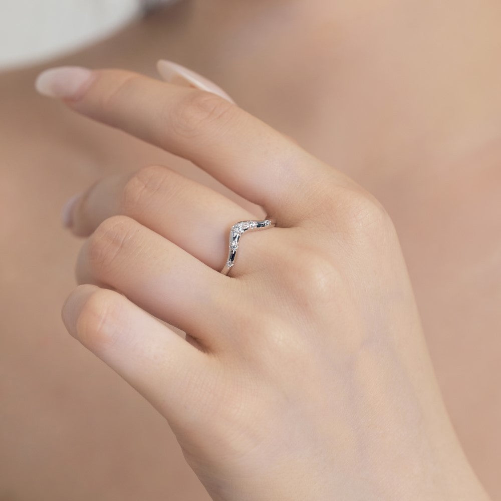 S925 Silver Sun Light Design V-shaped Zircon Ring