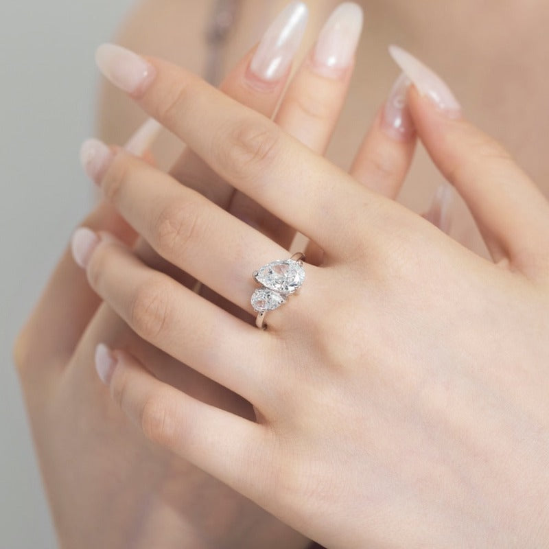 S925 Silver Pear-shaped Ice Flower Cut Zircon Ring