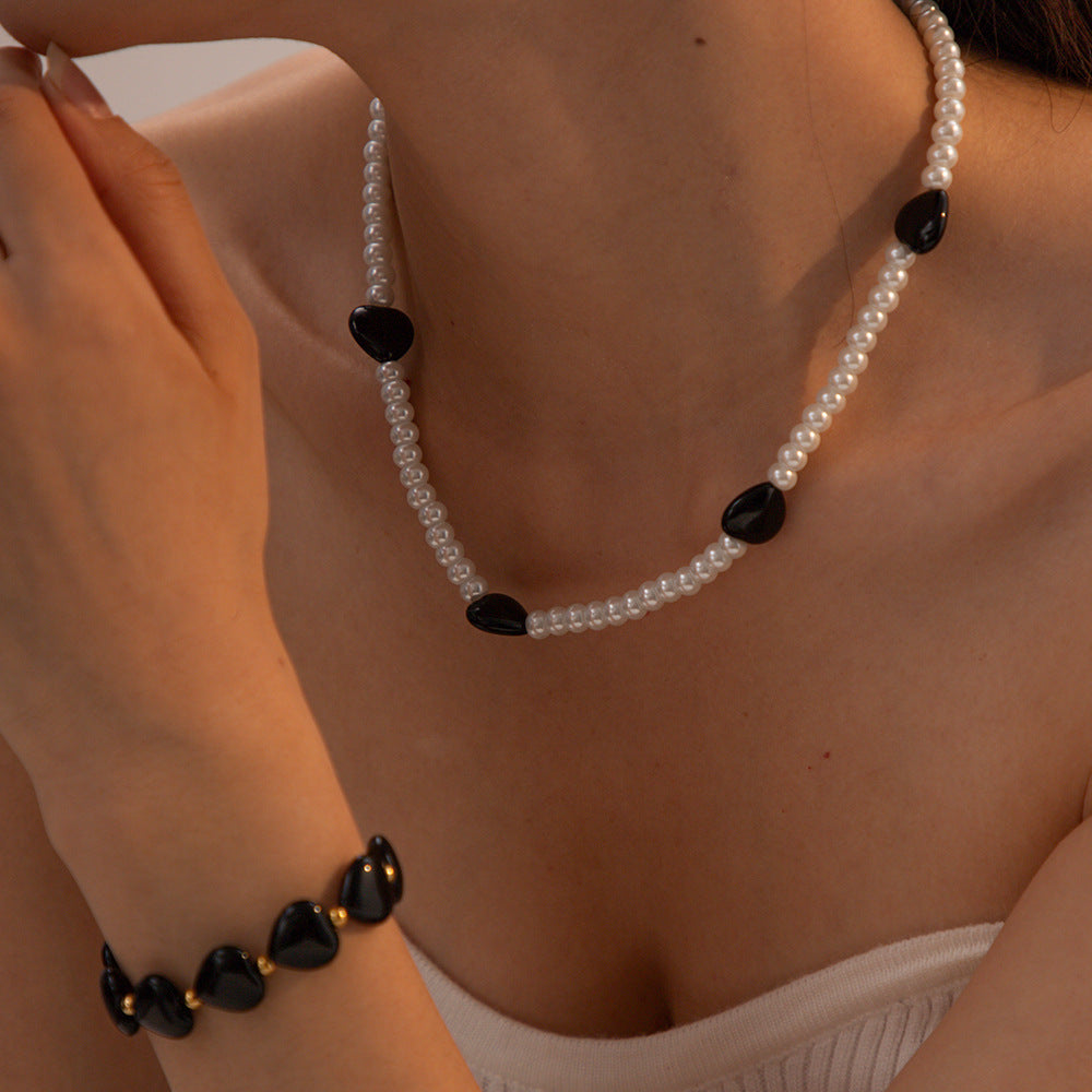 Black Heart-shaped Glass Pearl Necklace