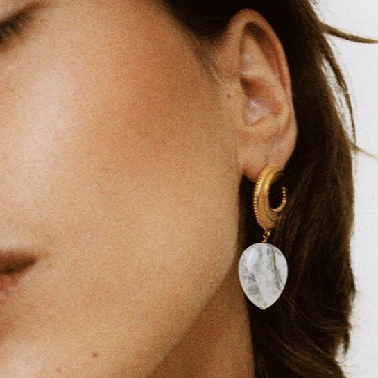 Elegant Oval Crescent Earrings