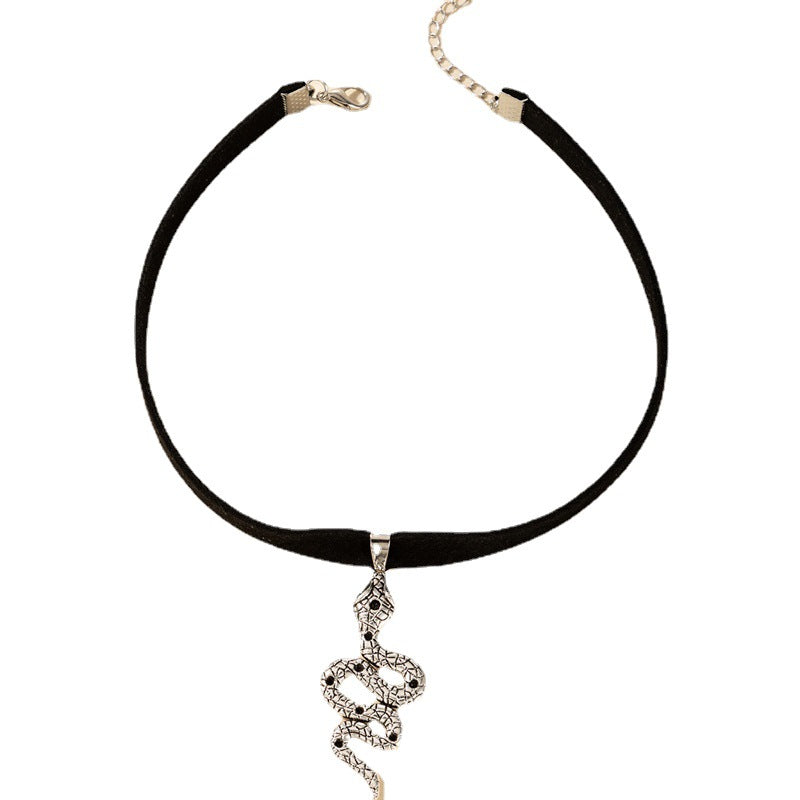 Snake shape Dark Necklace - Kaldas Online Shopping