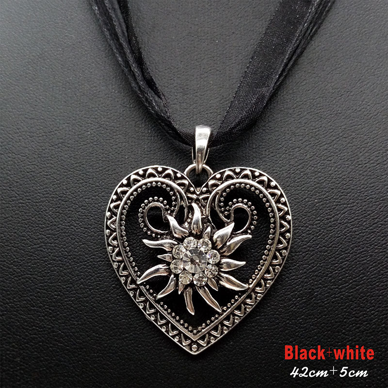 Heart Edelweiss Flowers Necklace - Kaldas Online Shopping