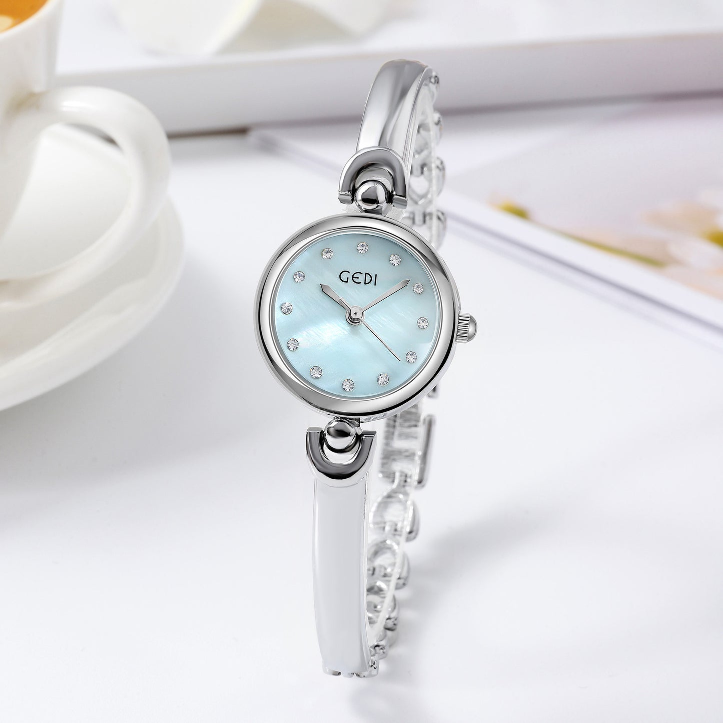 Exquisite Round Dial Bangle Quartz Watch