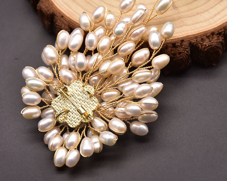 Natural Hand-woven Pearl Brooch - Kaldas Online Shopping