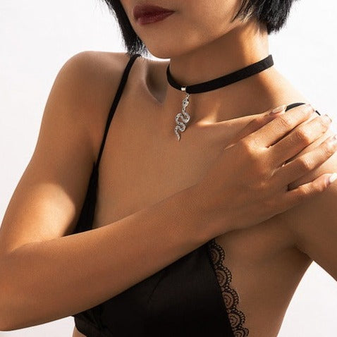 Snake shape Dark Necklace - Kaldas Online Shopping