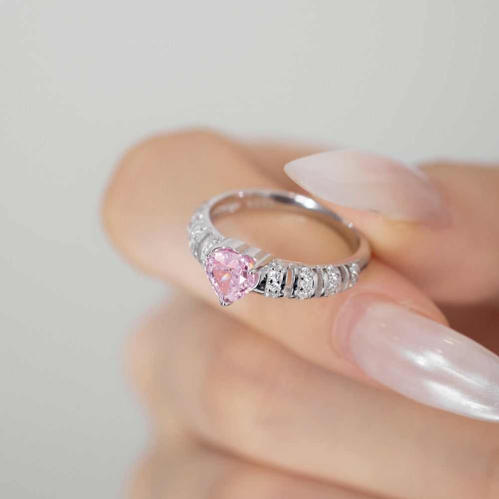 S925 Silver Heart-shaped Hollow Ring with Ice Flower Cut Zircon