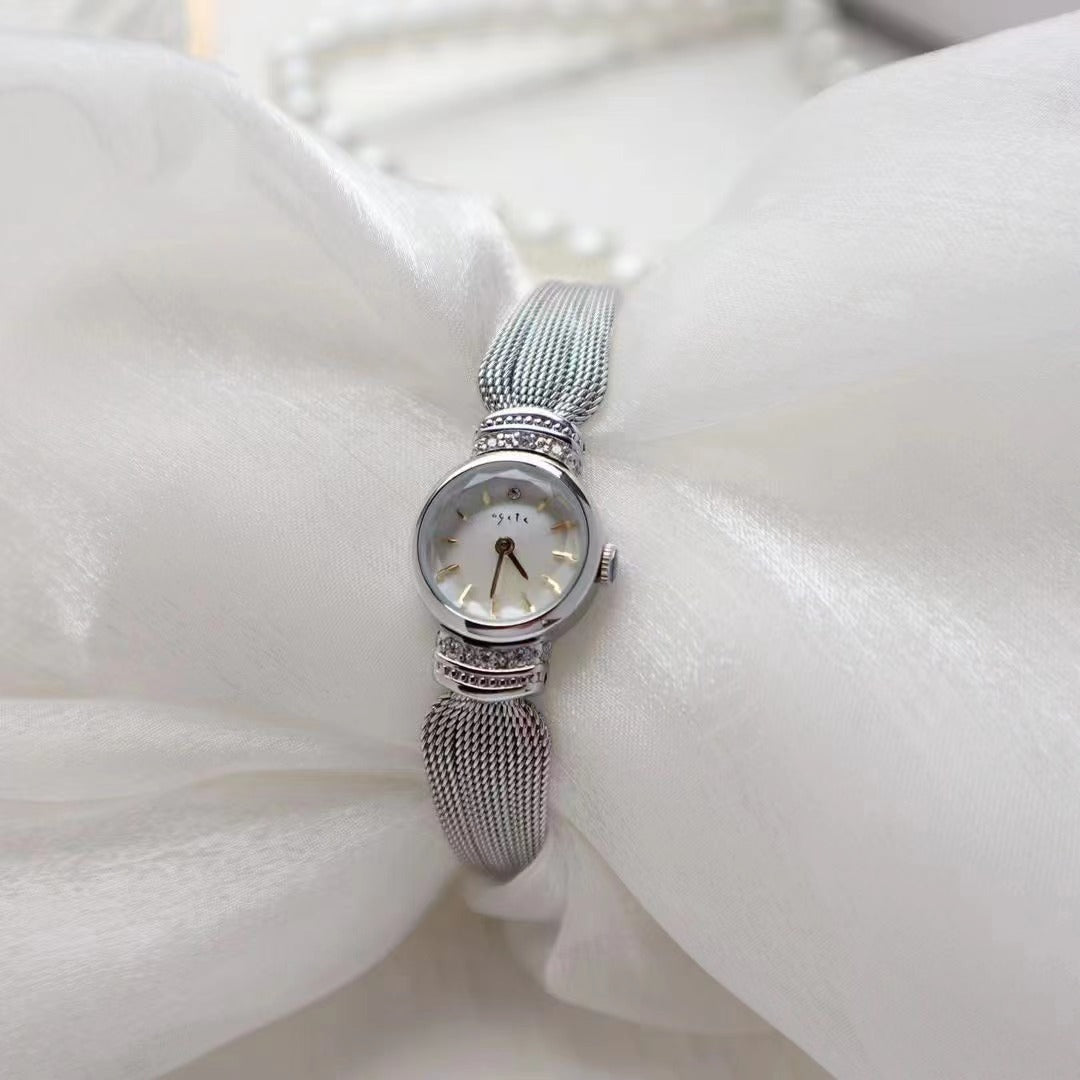 Retro Thin Chain Exquisite Quartz Watch